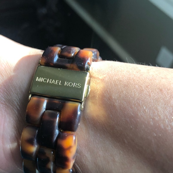 Michael Kors Ladies Watch - Picture 3 of 5